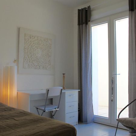 La Maison Blanche Arles Bagian luar foto