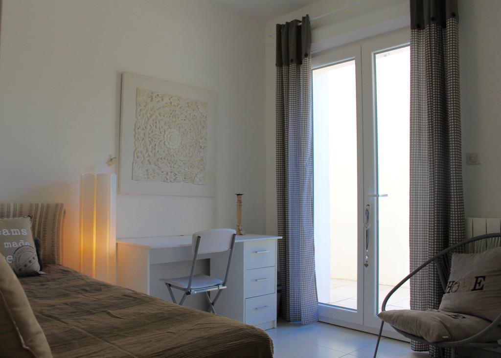 La Maison Blanche Arles Bagian luar foto